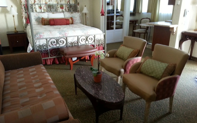 photo 4 of Vendange Carmel Inn & Suites