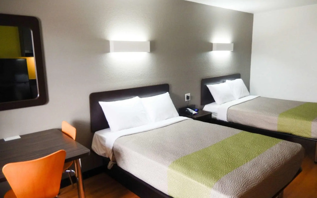 photo 3 of Studio 6-Houston, TX - Intercontinental Airport South