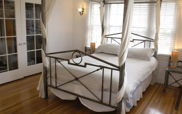 photo 2 of Venice Admiral Suites