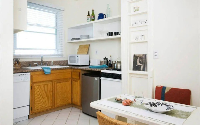 photo 4 of Venice Admiral Suites