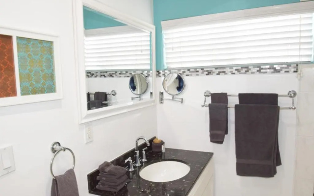 photo 5 of Venice Beach Apartments Monthly rents