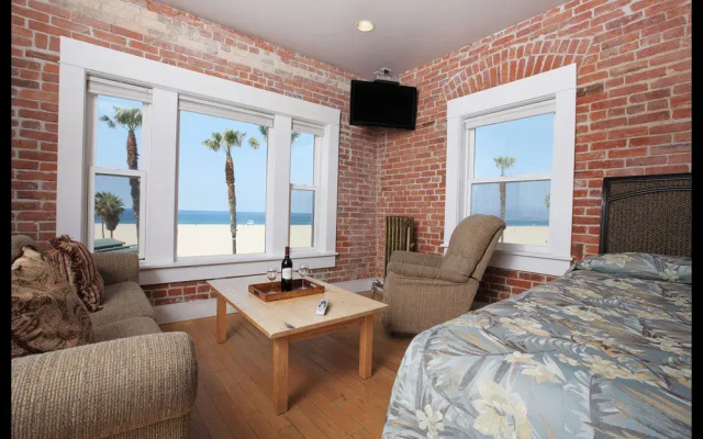 photo 4 of Venice Beach Suites  Hotel