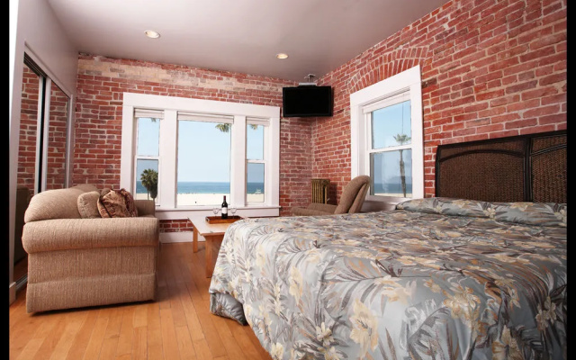 photo 5 of Venice Beach Suites  Hotel