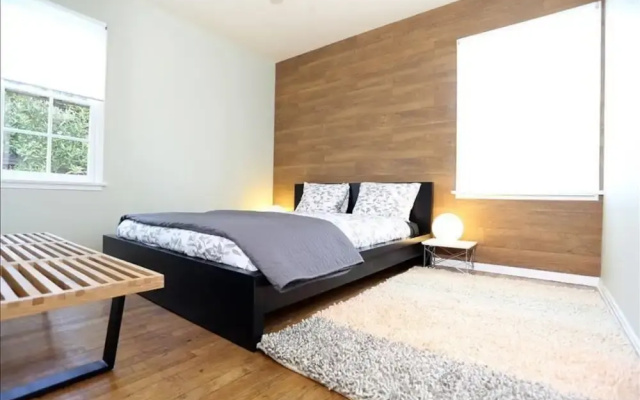 photo 2 of Venice Beachwood - 2 BR Recently remodeled Midcentury Design Suite 5 min Walk to Beach! - MOD 42167