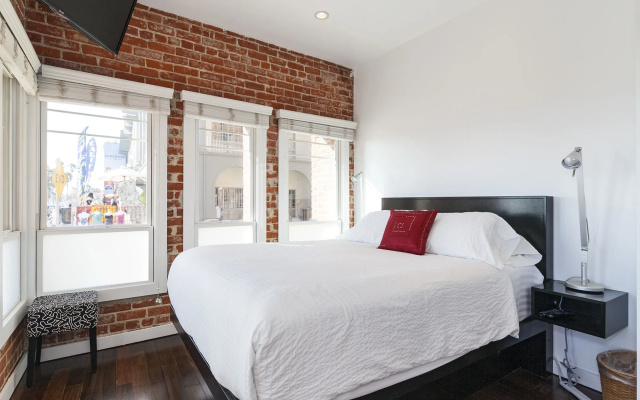 photo 4 of Venice Breeze Suites