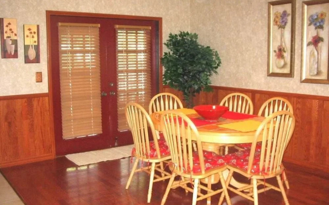 photo 3 of Venice Euclid Home 3 Br Home by RedAwning