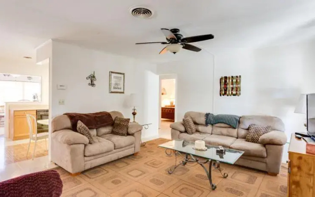 photo 3 of Venice Gardenia House
