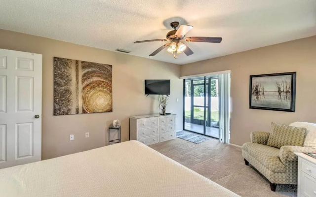 photo 4 of 4 Mi to Beaches: Home w/ Lanai & Yard in Venice!