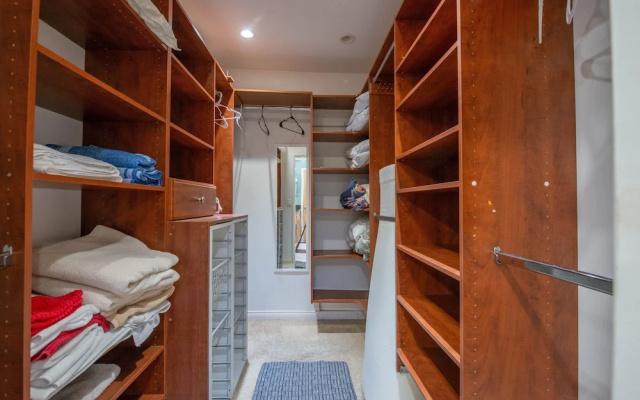 photo 3 of Venice Studio With Outdoor Cabana Studio Bedroom Apts by RedAwning