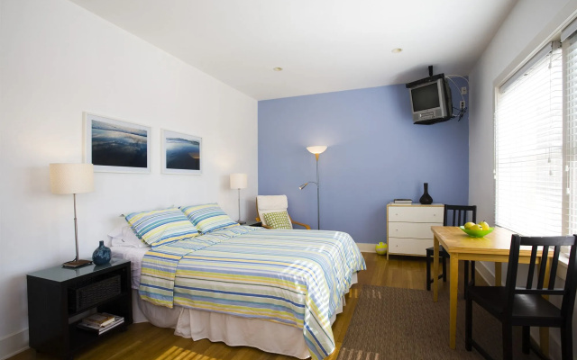 photo 3 of Venice Suites