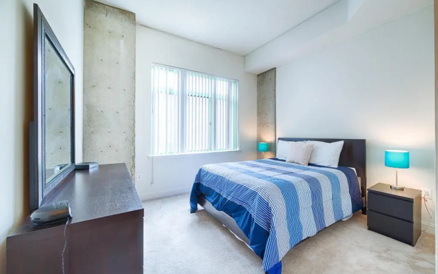 photo 4 of Verizon Center Pad