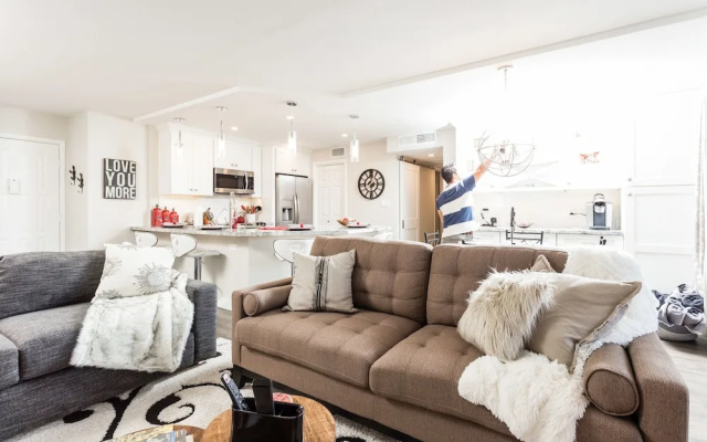 photo 4 of Via De Royal 2 BR by Casago
