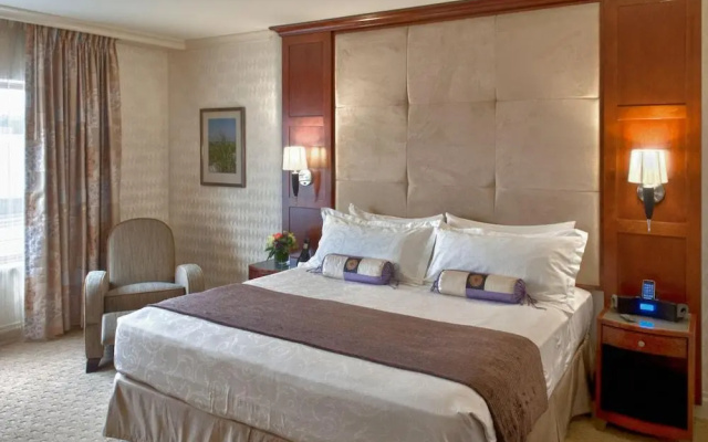 photo 3 of Viana Hotel & Spa Bw Premier Collection