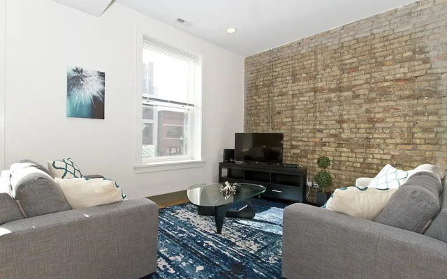 photo 3 of Vibrant 2BR in Wrigleyville by Sonder