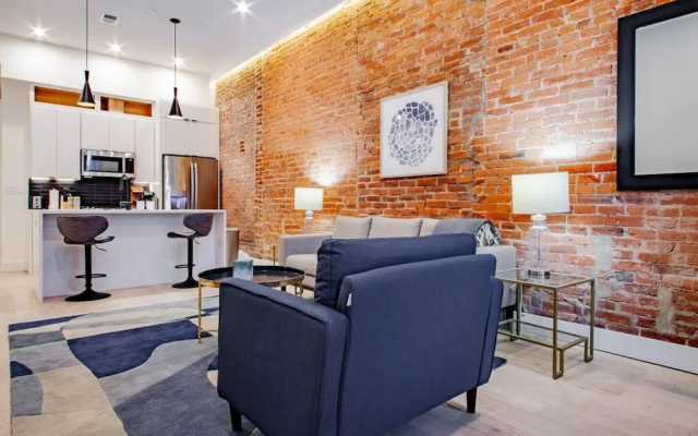 photo 4 of Vibrant 2 br Luxe Flat Adjacent Eastern Market Walk to Metro Barracks Row Capitol Hill
