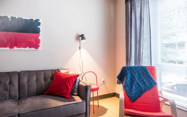 photo 4 of 1 BR Downtown Loft Near Fiserv Forum by Frontdesk