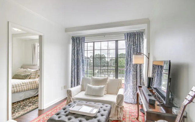 photo 3 of Vibrant Columbia Condo - 3 Blocks to USC Campus!