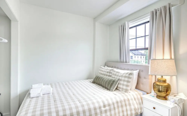 photo 4 of Vibrant Columbia Condo - 3 Blocks to USC Campus!