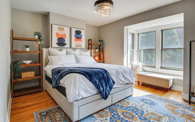 photo 3 of Vibrant Downtown Cincinnati Townhome w/ Sauna!