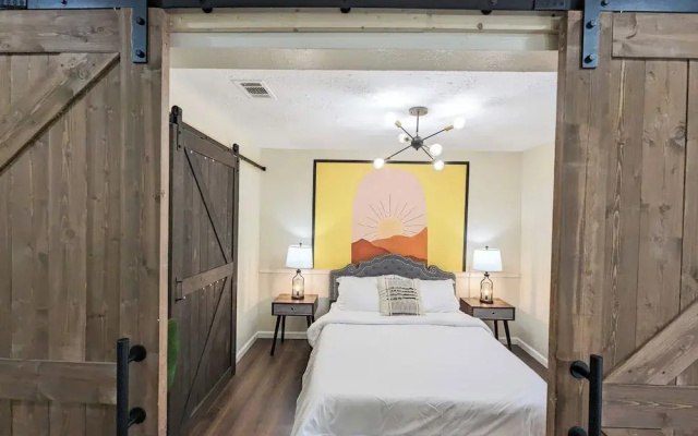 photo 3 of Vibrant Getaway Say Hello to the Best of Houston