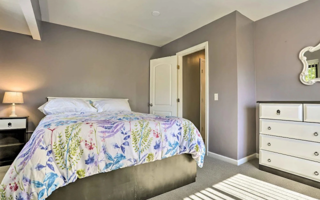 photo 2 of Vibrant Teaneck Home ~ 12 Mi to Manhattan!