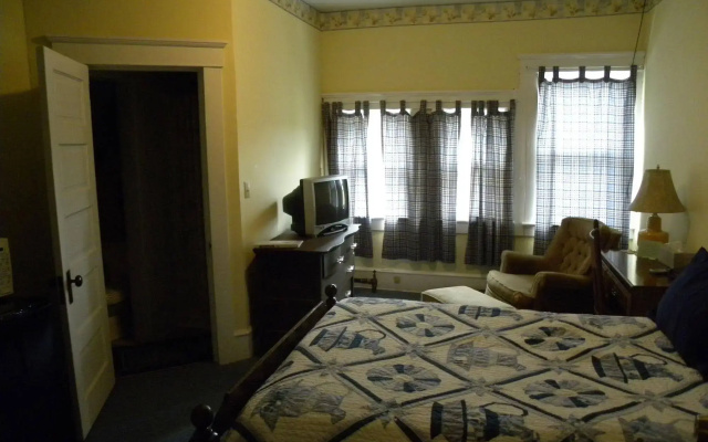 photo 3 of Victorian Charm Inn