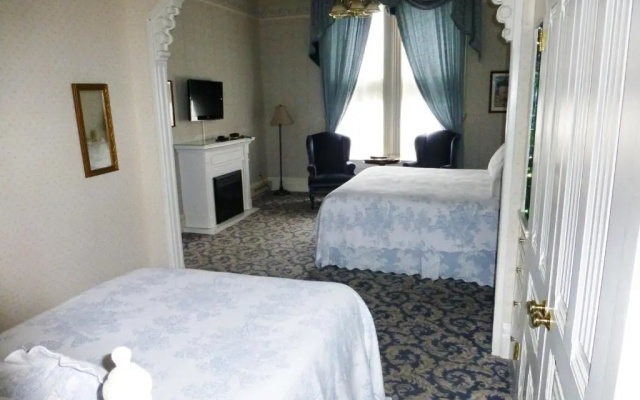 photo 4 of Victorian Inn