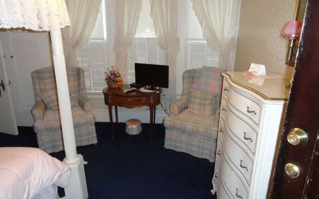 photo 3 of Victorian Inn Bed and Breakfast