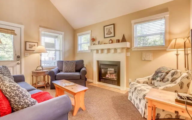 photo 5 of Victoria's and Bent Beach Cottage's Combo