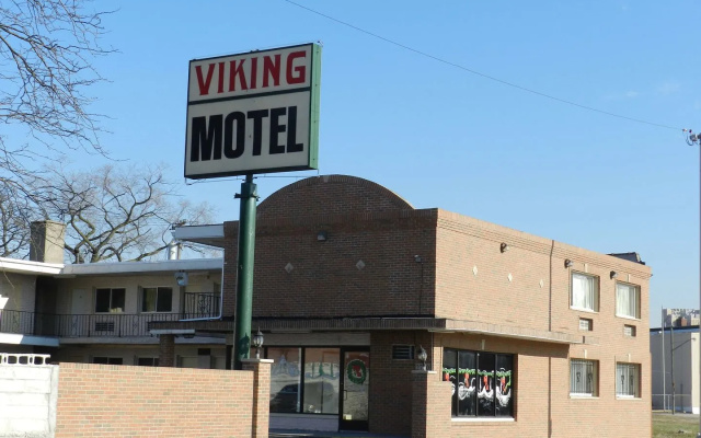 photo 2 of Viking Motel