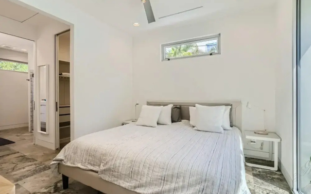 photo 5 of Villa Ardmore, 3 Bedrooms, 3.5 Baths, Pool