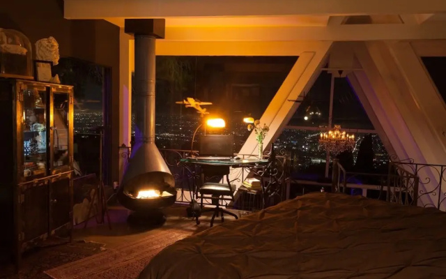 photo 2 of Villa Contempt
