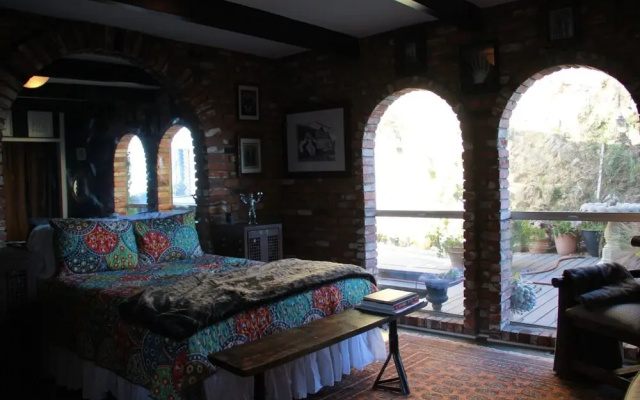 photo 3 of Villa Contempt