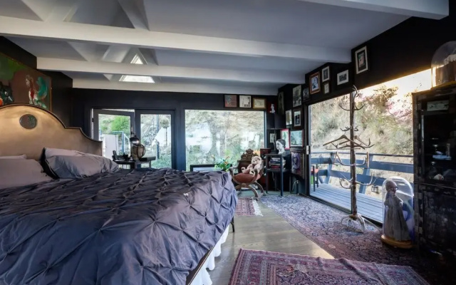 photo 4 of Villa Contempt