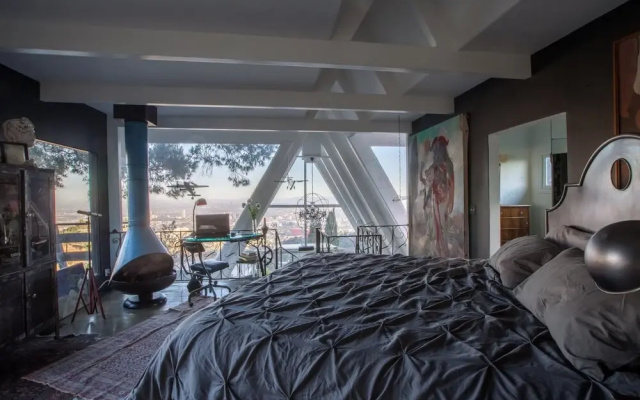 photo 5 of Villa Contempt