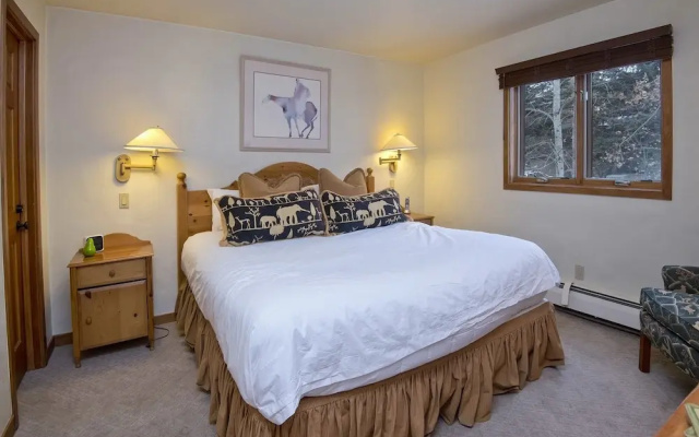 photo 4 of Cortina #160 3 Bedroom Condo by Redawning