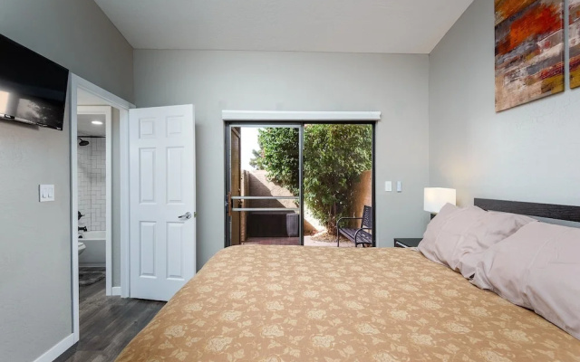 photo 2 of Villa Haven 2 Bedroom Townhouse by RedAwning