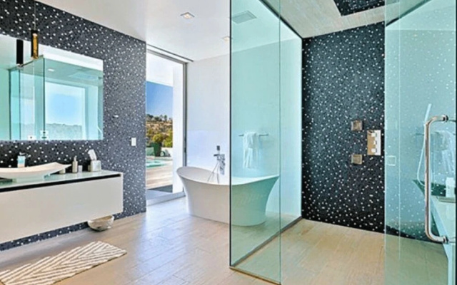 photo 2 of Villa Hollywood Jewel
