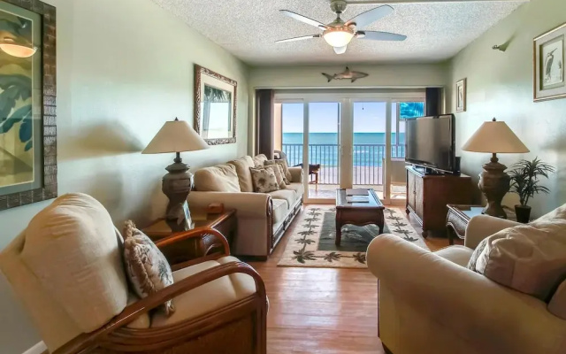photo 4 of Villa Madeira #404