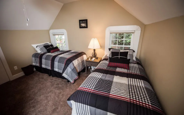 photo 4 of Villa on Meridian - Carriage House