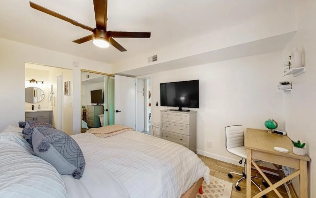 photo 4 of Villa Sunrise 1 Bedroom Condo by RedAwning