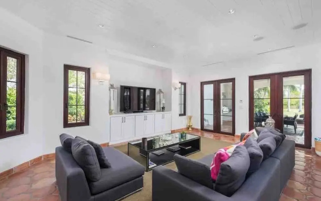 photo 2 of Villa Waterfront