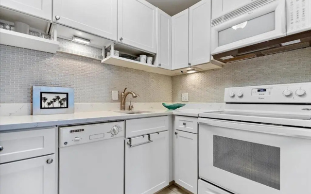 photo 3 of Village House 102, Sleeps 6, 2 Bedrooms, Pool