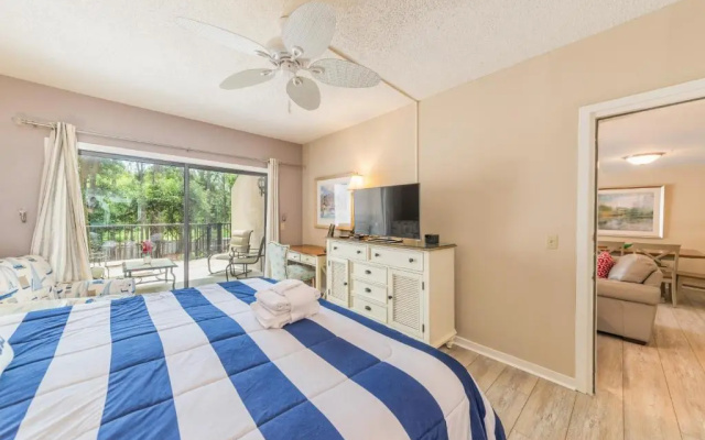 photo 5 of Village House 102, Sleeps 6, 2 Bedrooms, Pool