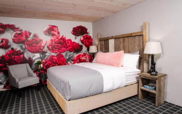 photo 4 of Vintage Block Inn & Suites