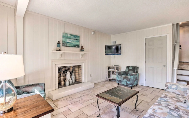 photo 5 of Vintage Hilton Head Island Condo: Steps to Beach!
