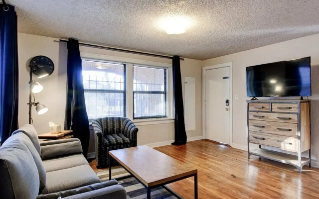 photo 3 of Vintage MW 1BR With Full Kitchen by Zencity