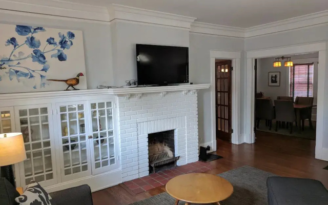 photo 4 of Virginia Highlands 752 By Homecomfortstay