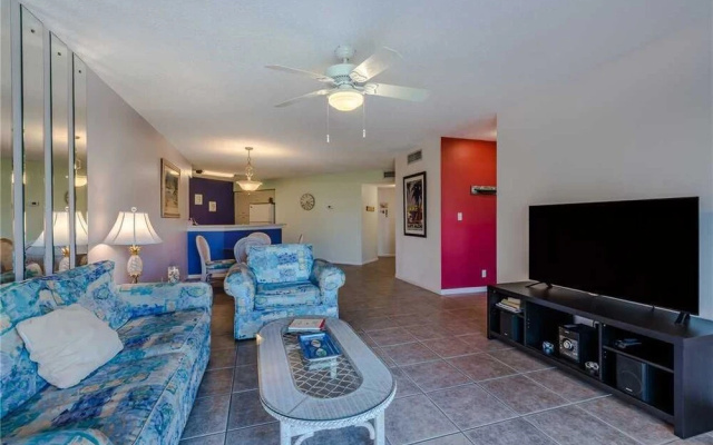 photo 2 of Vista Verde East - Two Bedroom Condo - 1-103