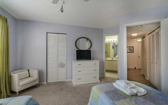 photo 5 of Vista Verde East - Two Bedroom Condo - 1-103